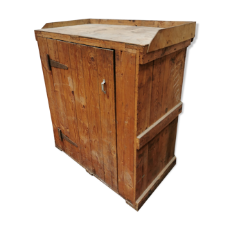 Countertop / desk made in a wooden box