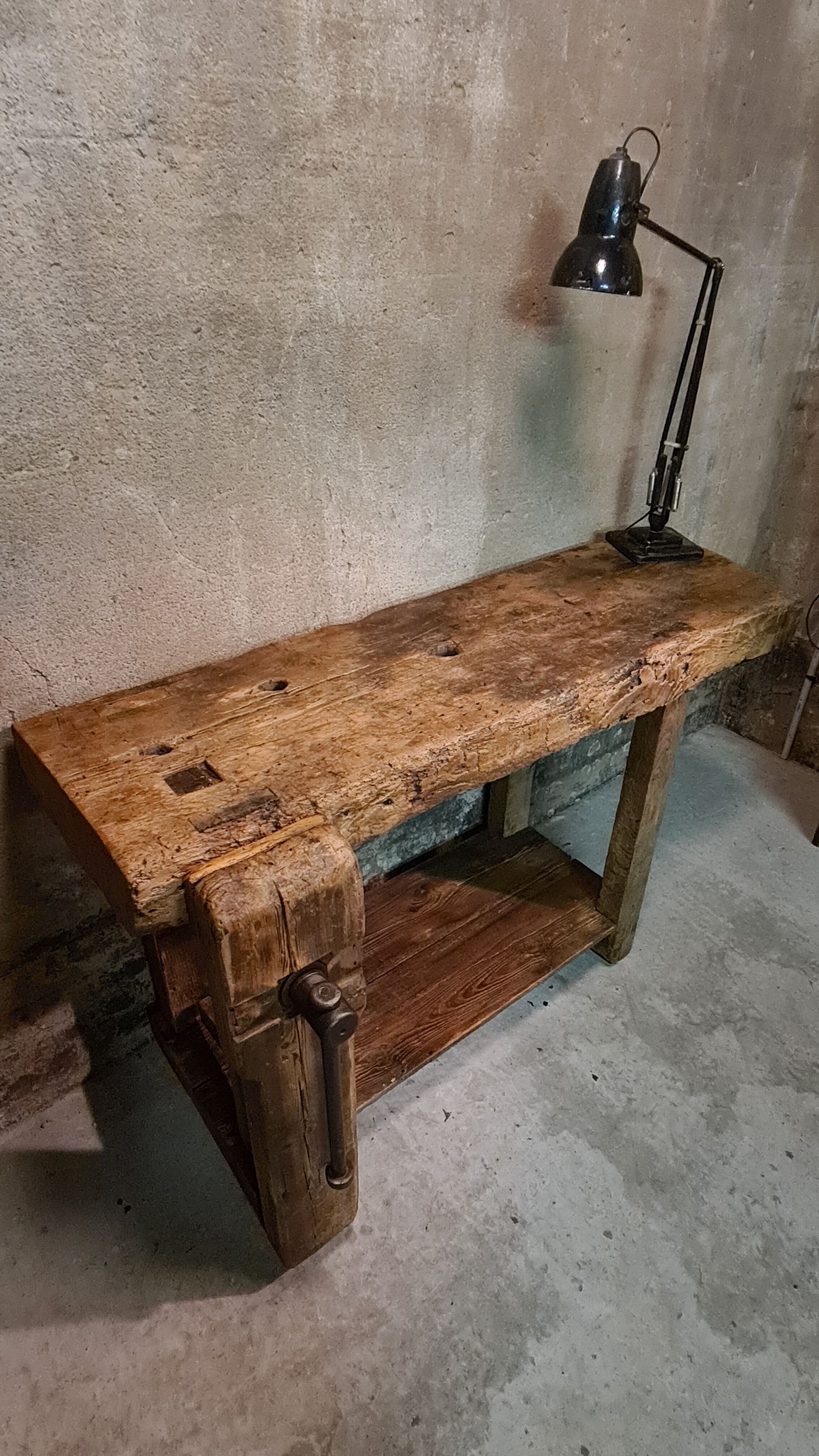 Carpenter's establishment