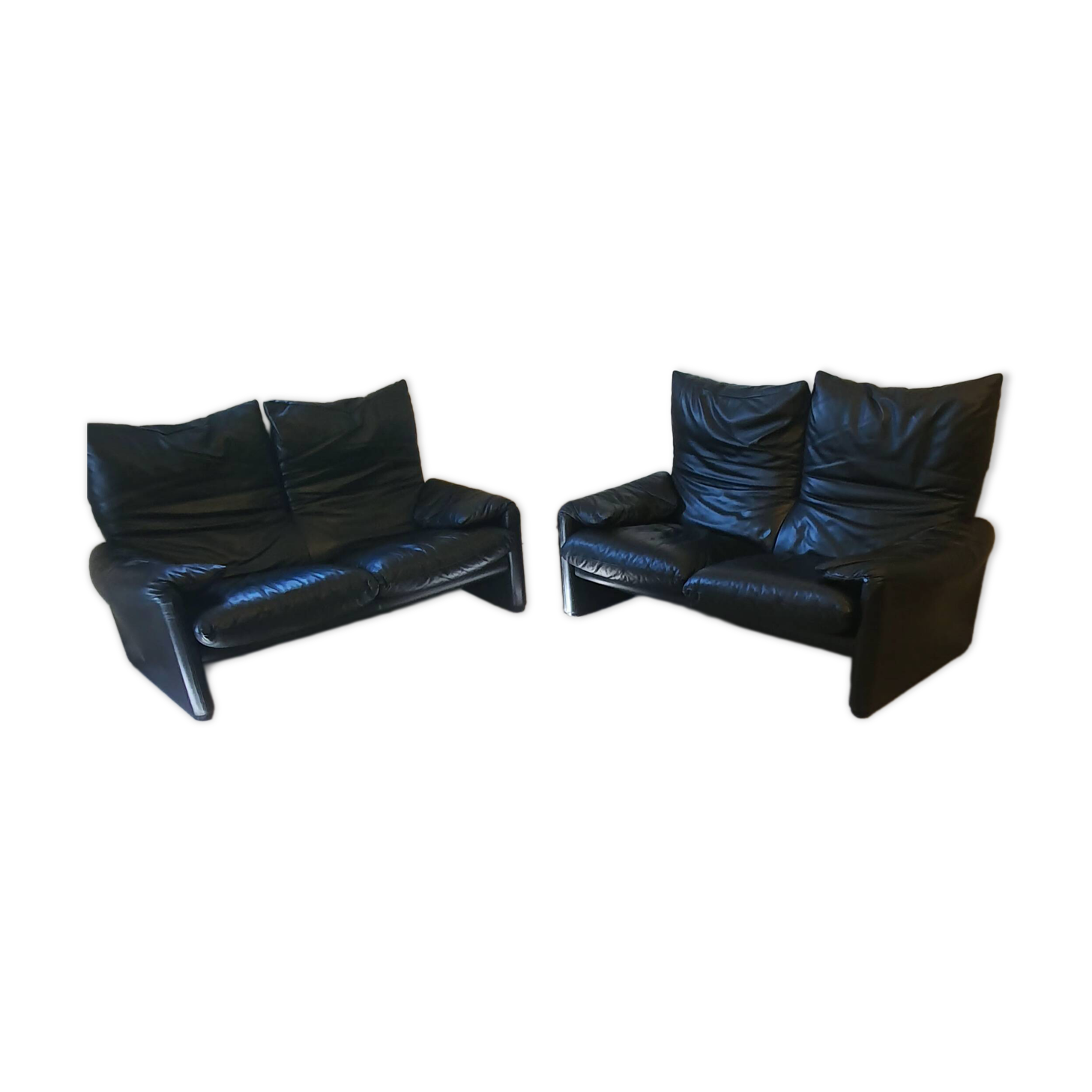 Maralunga leather sofas by Vico Magistretti for Cassina
