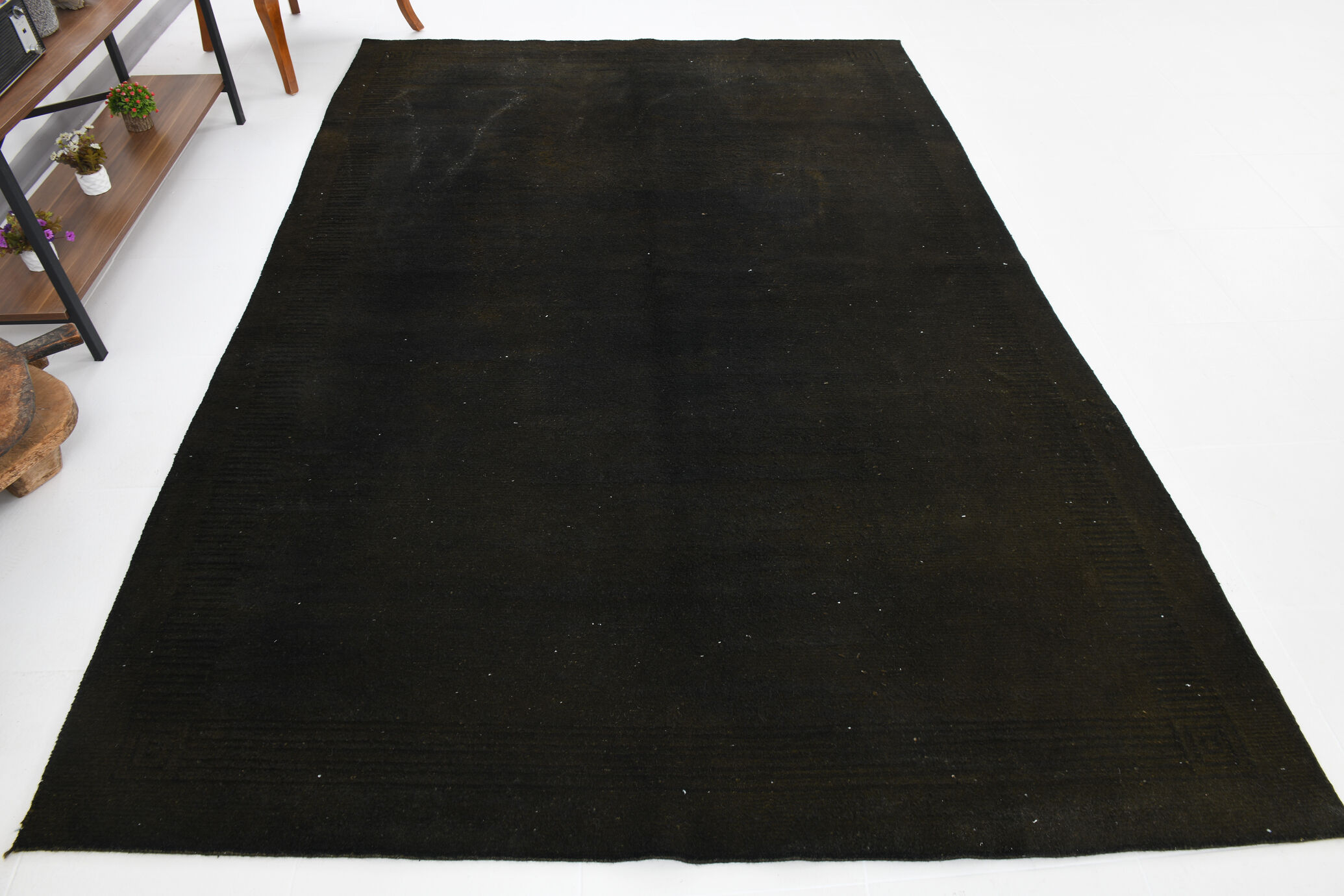 Handmade brown vintage rug 195x288cm