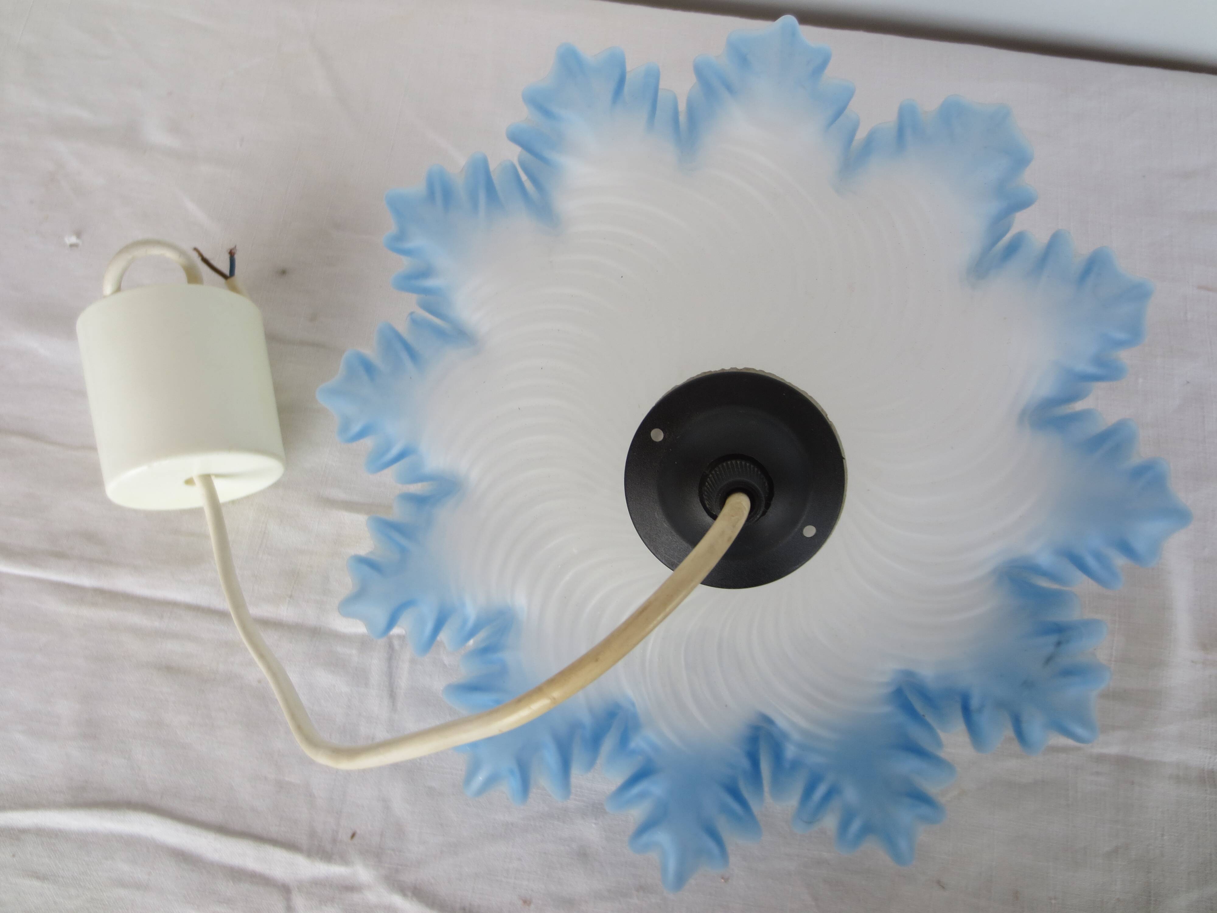 Suspension lampshade opaline blue edge