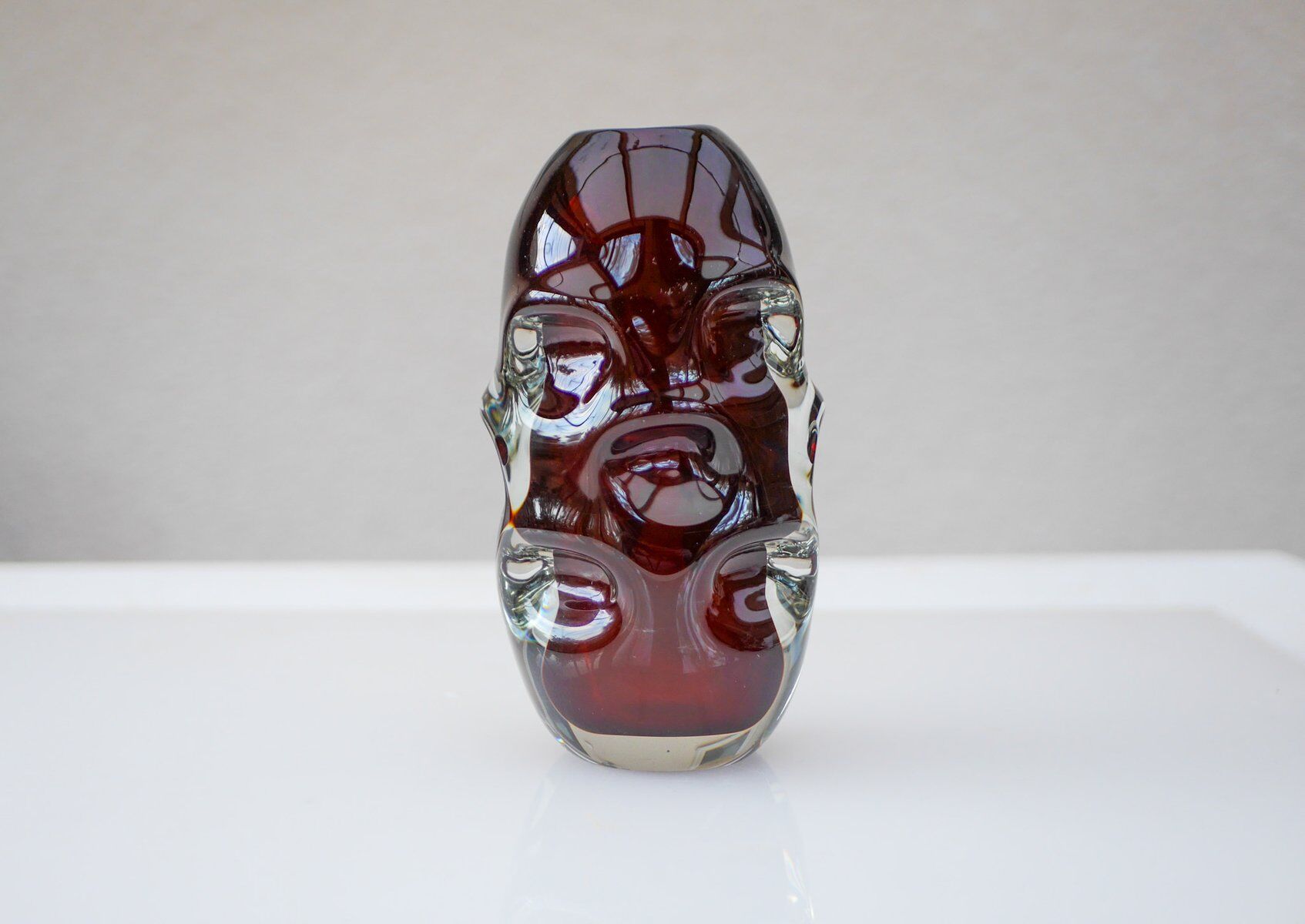 Mid-century modern handmade crystal vase in dark red by Börne Augustsson for Åseda