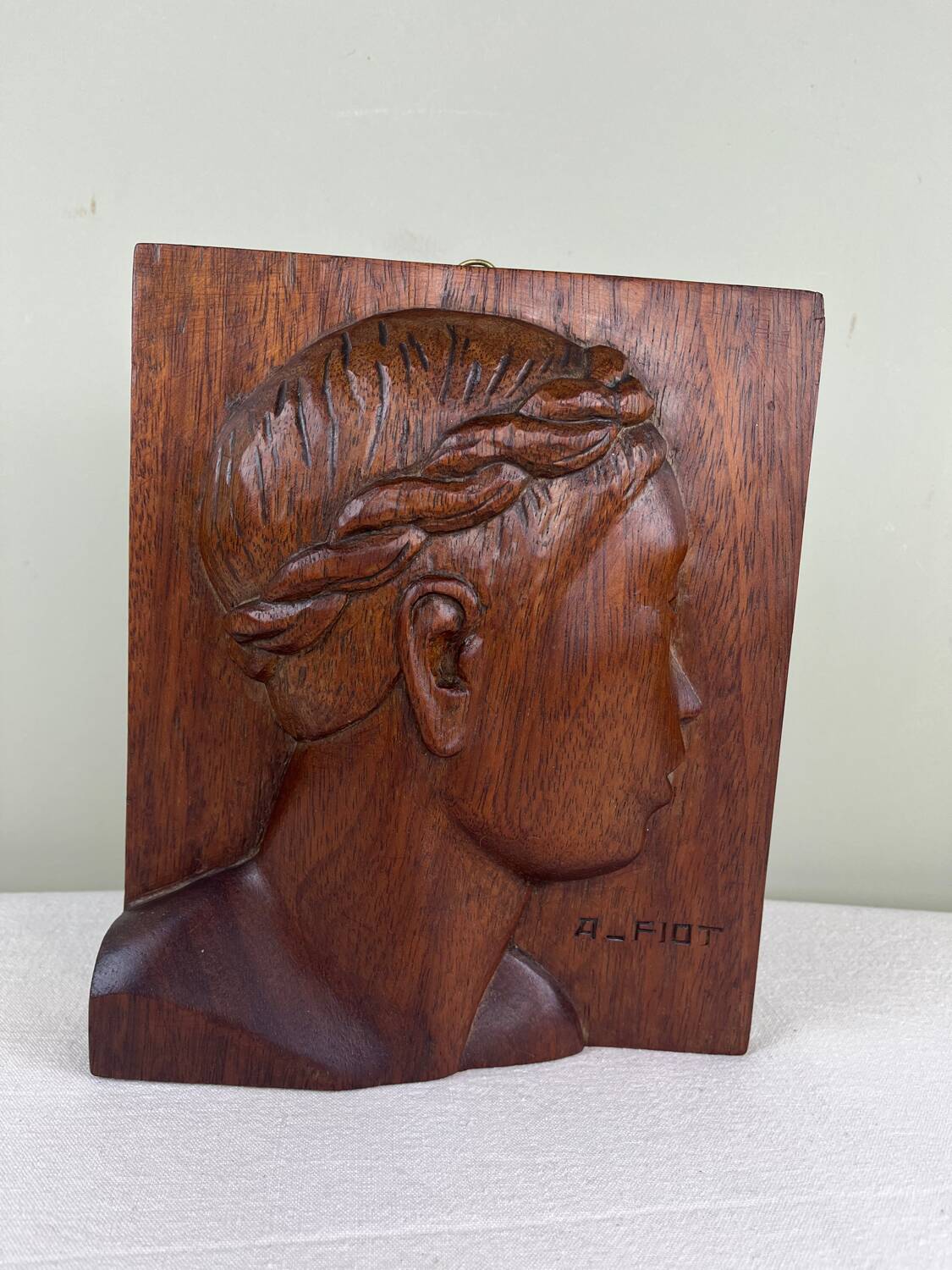 Wall sculpture