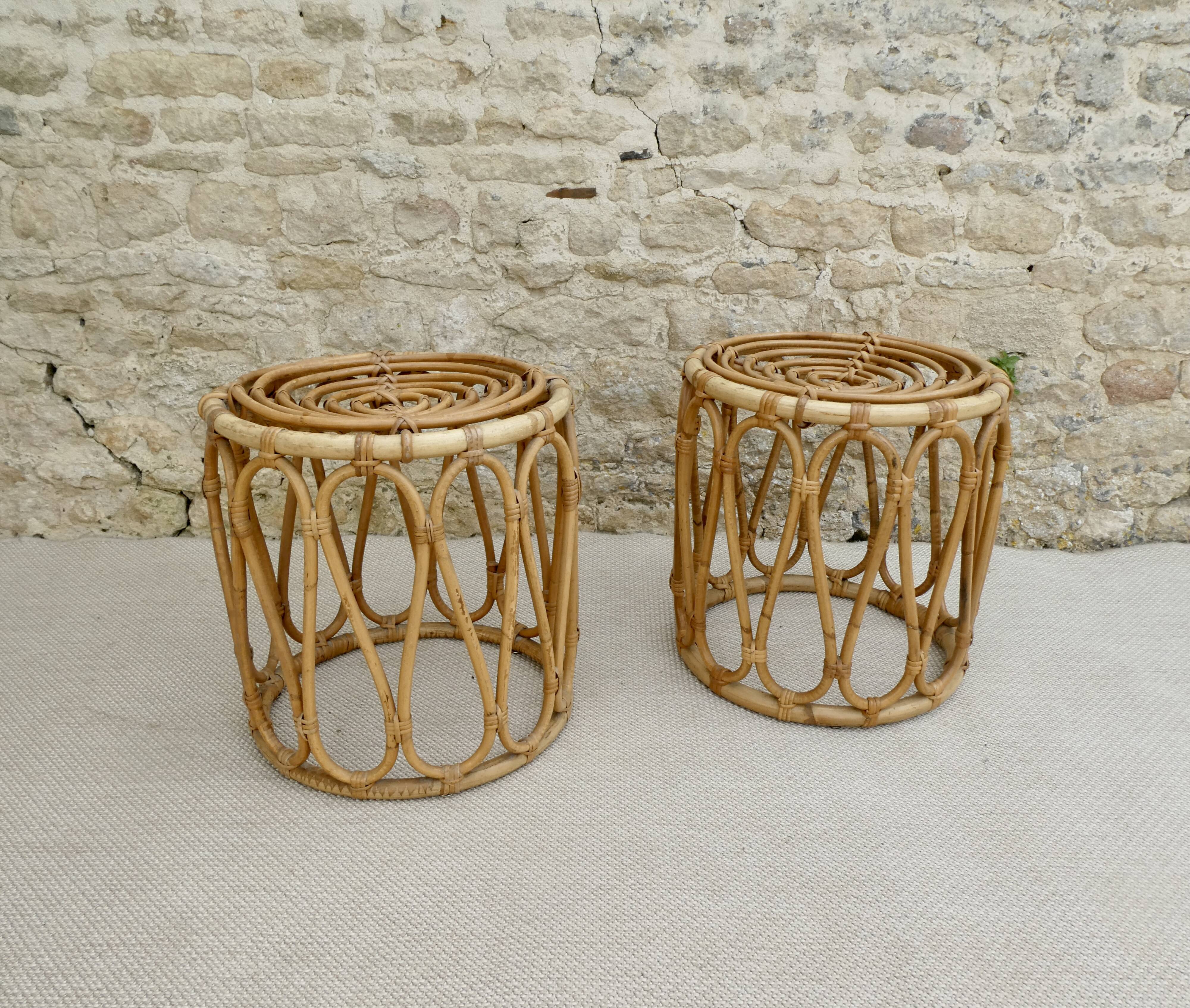 Paire de tabourets en rotin, vers 1960