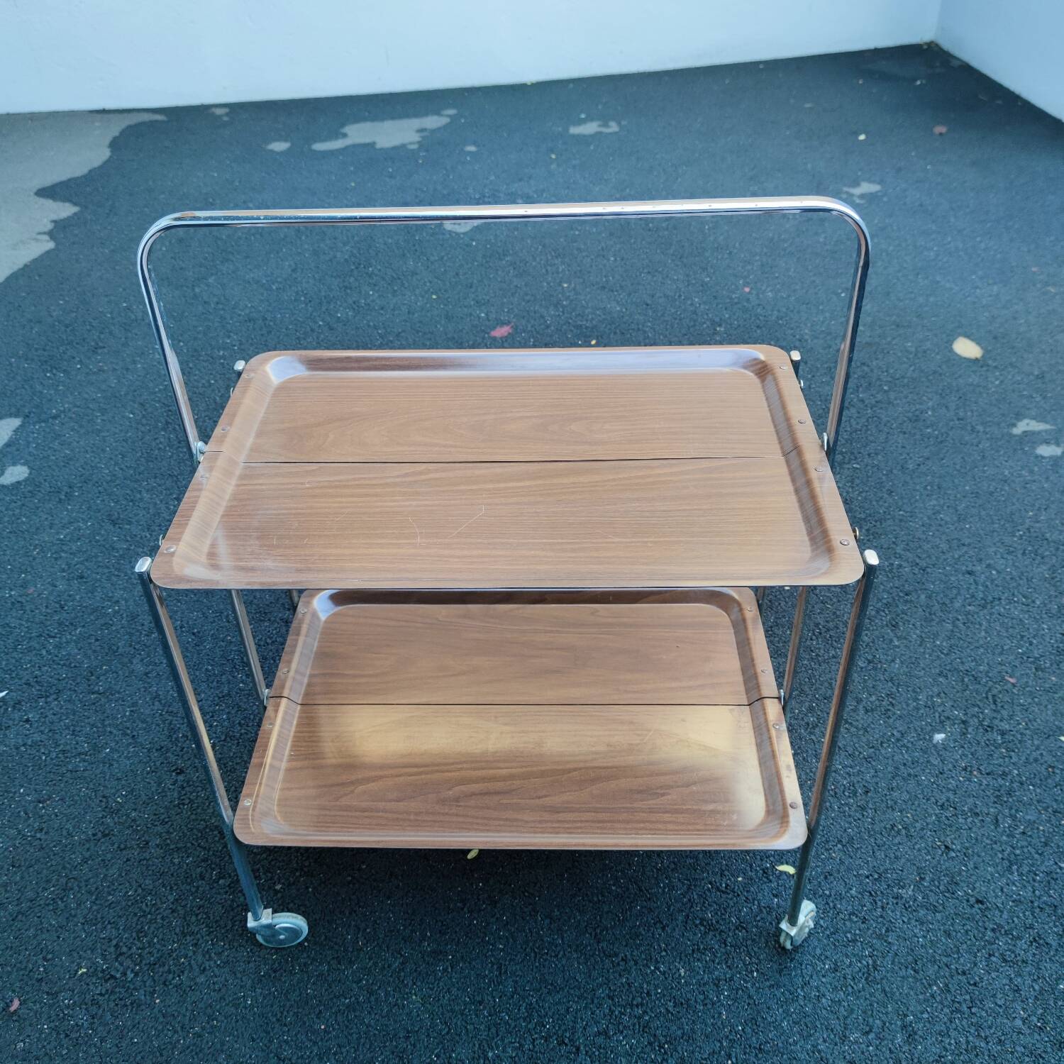 Folding side table on casters