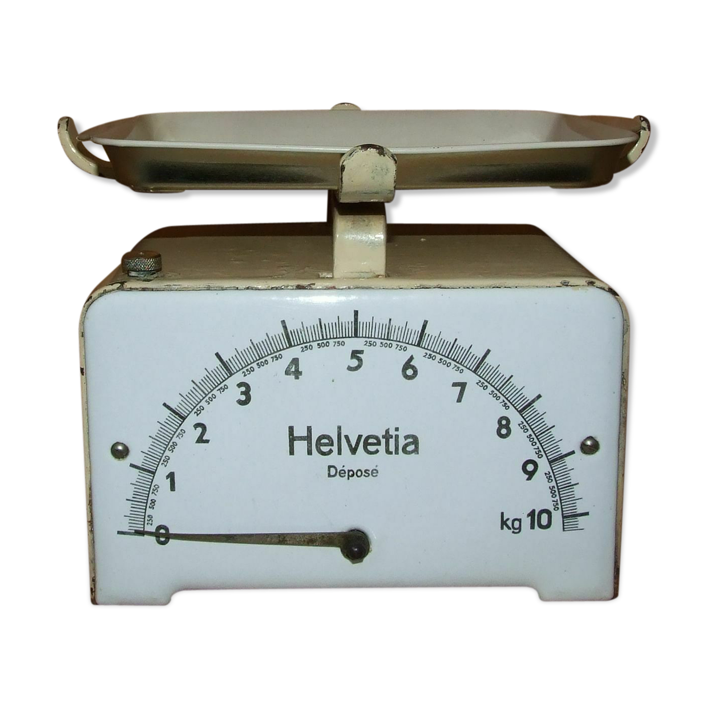 Helvetia kitchen scale with enamelled plate