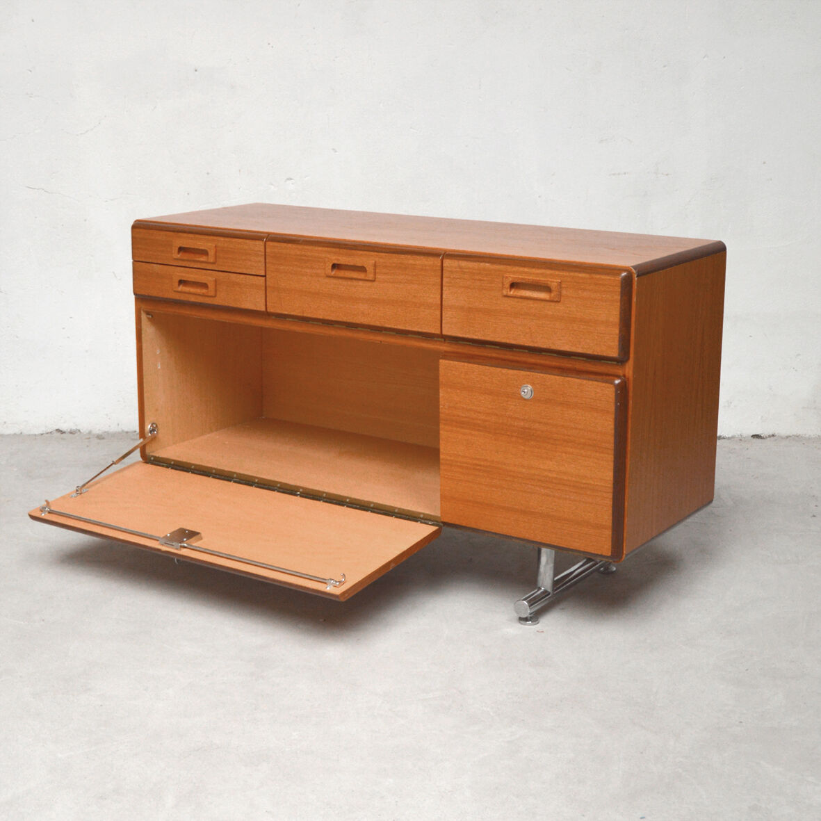 Holland multimedia sideboard, 1960