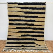 Moroccan rug in natural wool 200cm x 300cm
