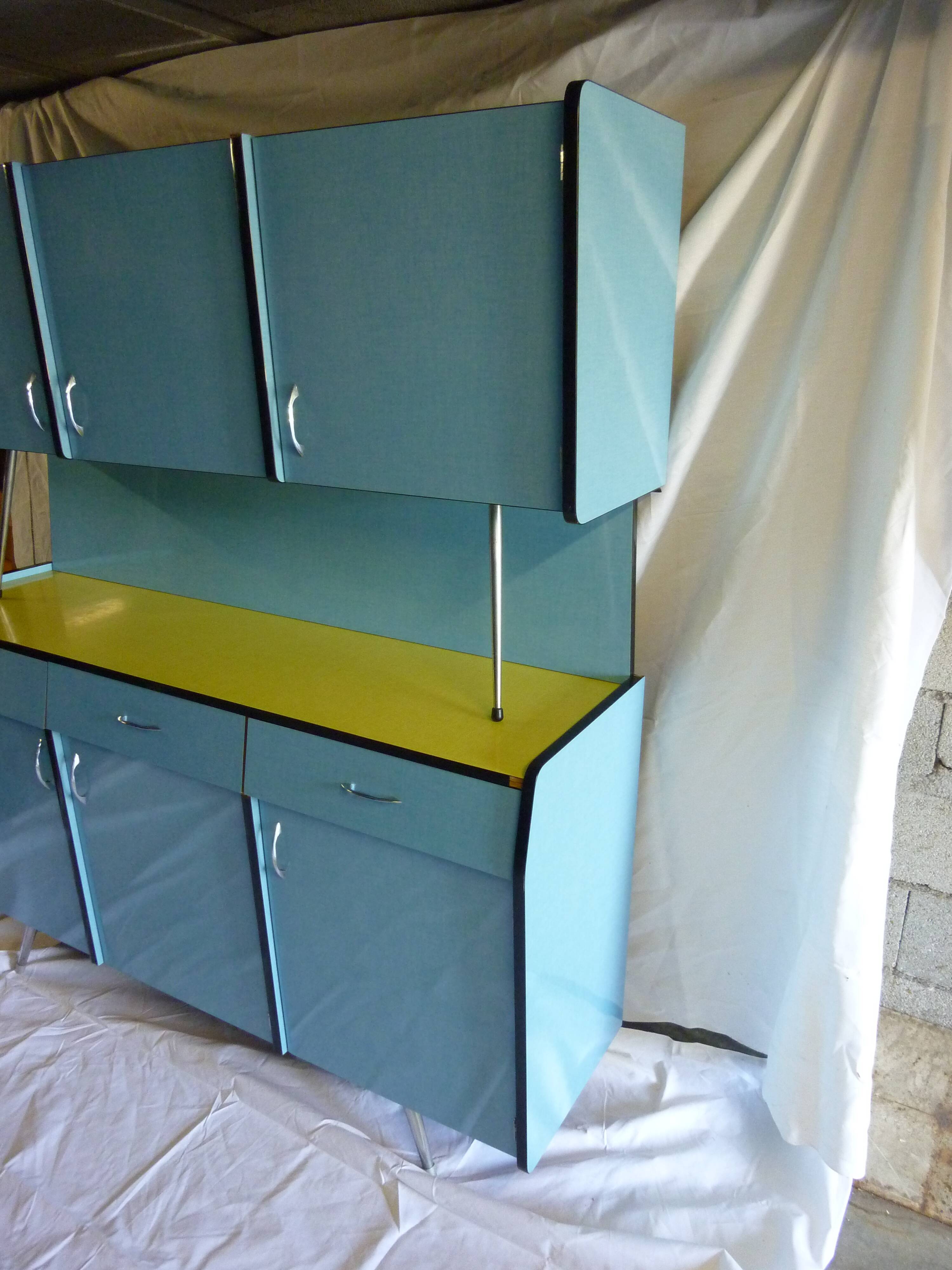 Buffet in blue and yellow formica