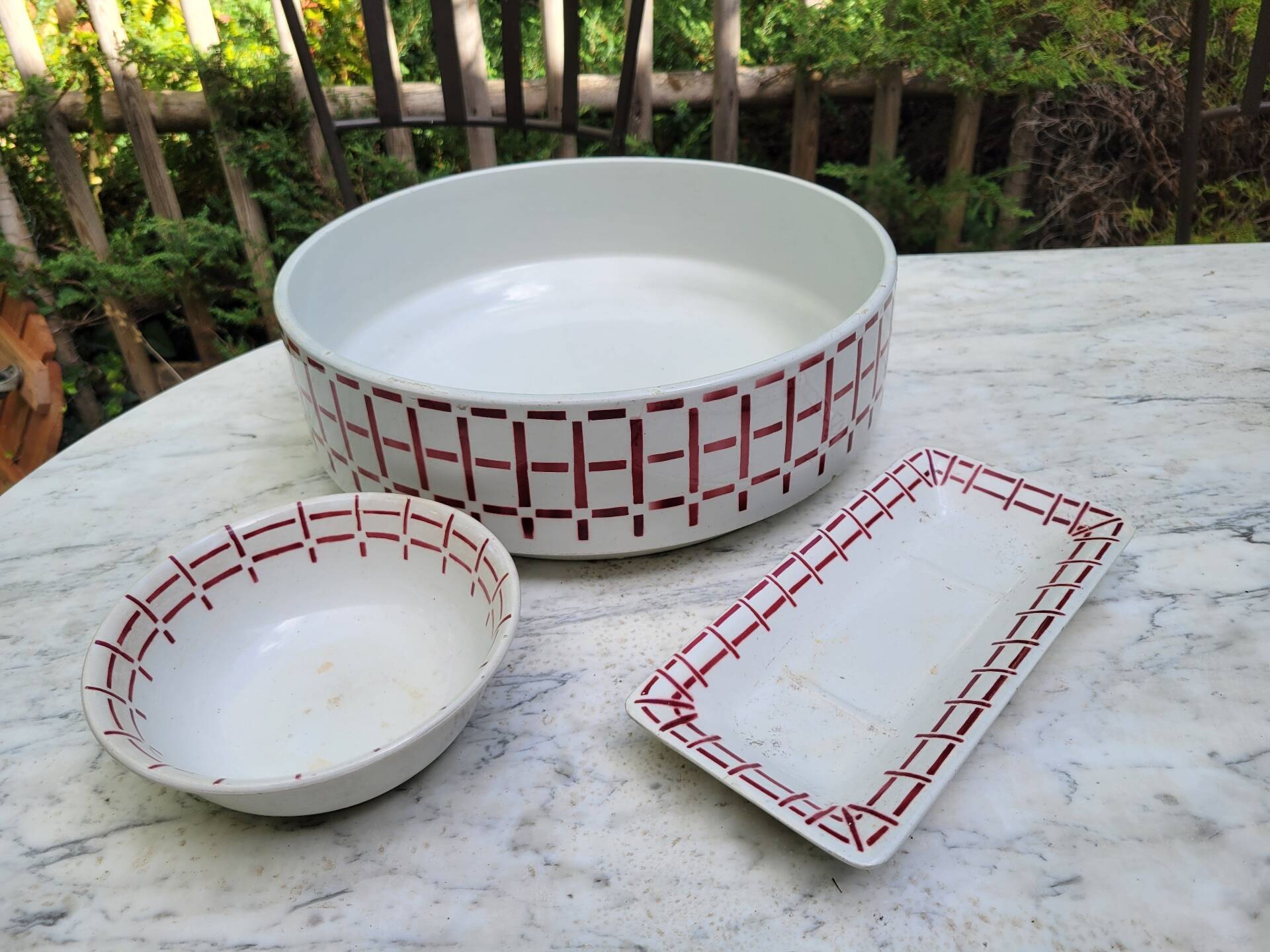 Sink and soap dish from the Saint Amand pottery, 1930.