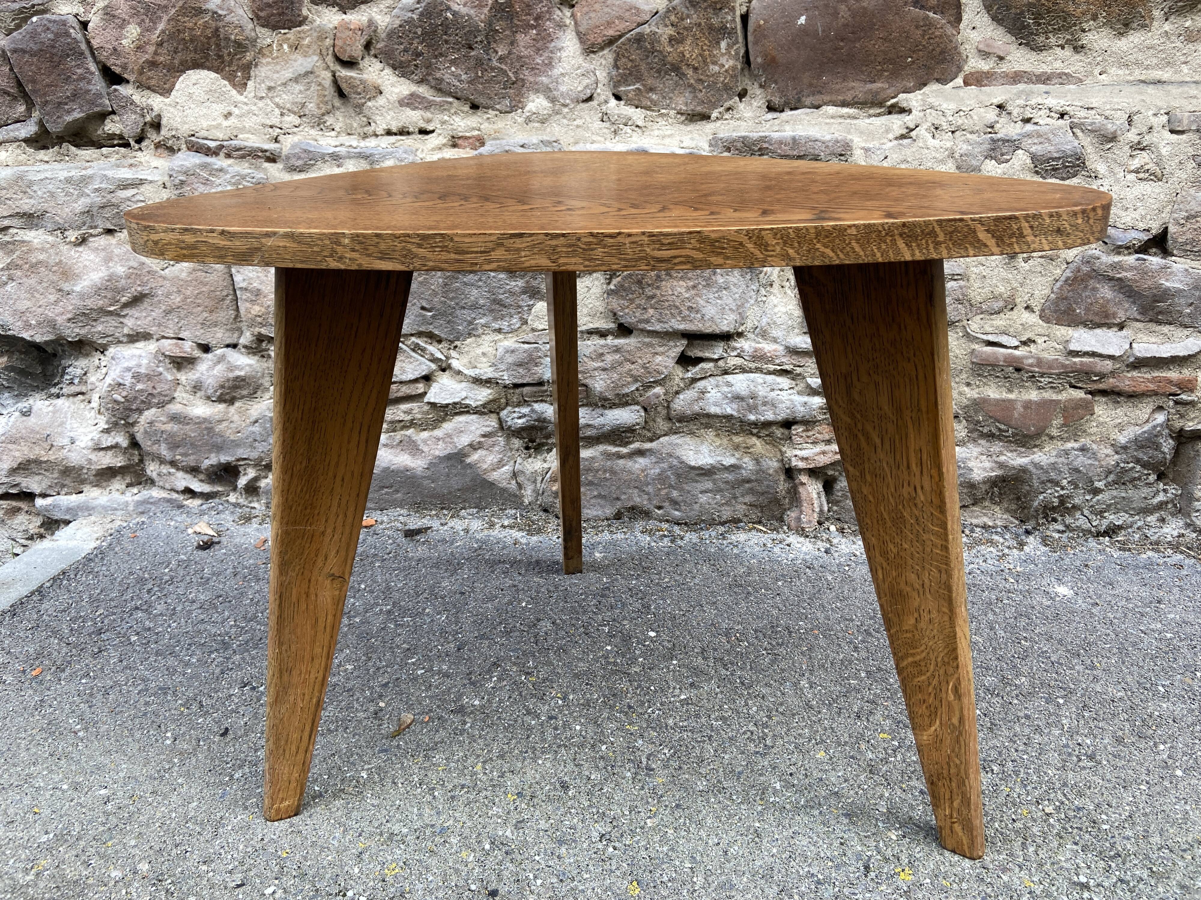 Vintage Art Deco design 50s gueridon coffee table Scandinavian tripod base