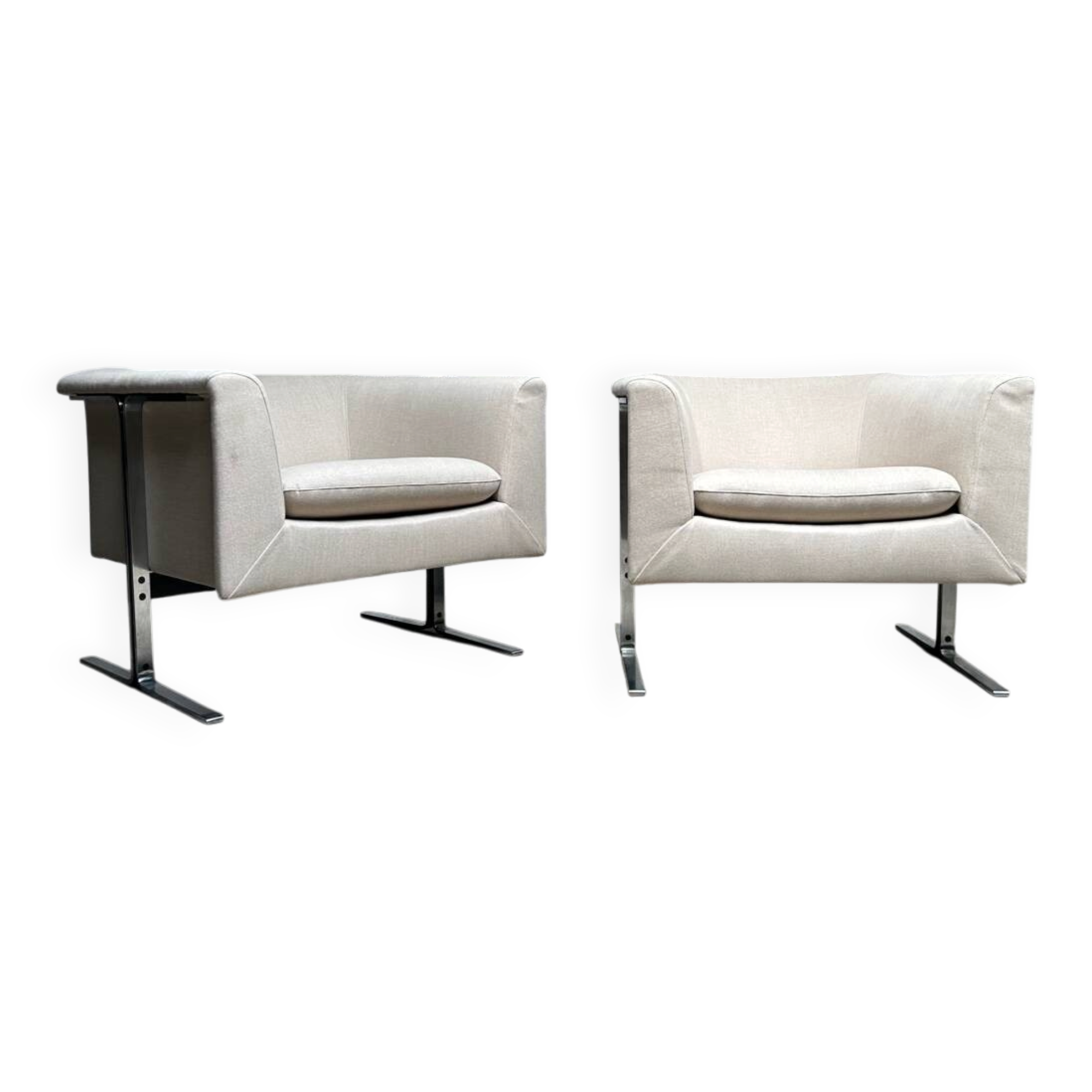 Set of two Artifort lounge chairs by Geoffrey Harcourt