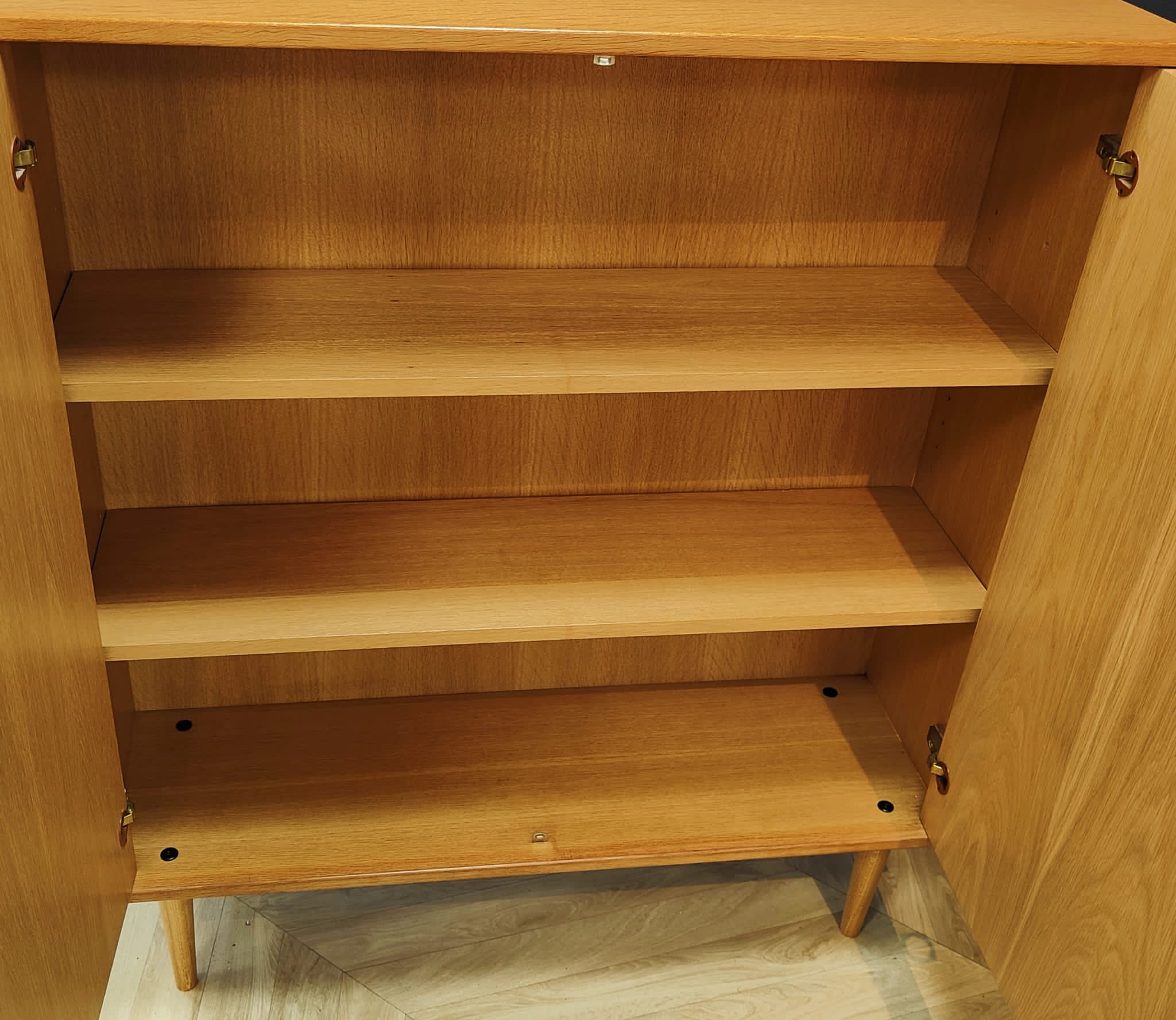 Mid century midboard vintage