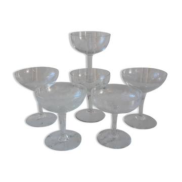 Set of 6 mismatched champagne glasses in crystal engraved years 50-60