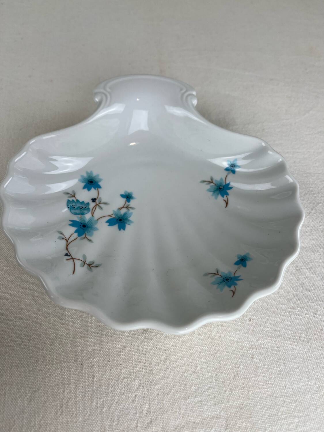 Porcelain catchall