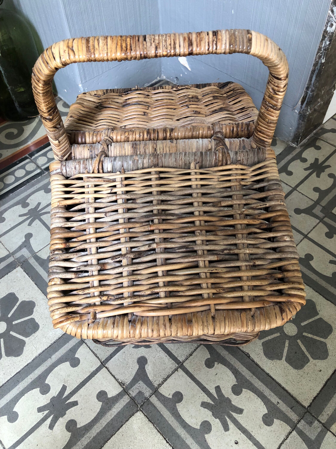 Wicker basket