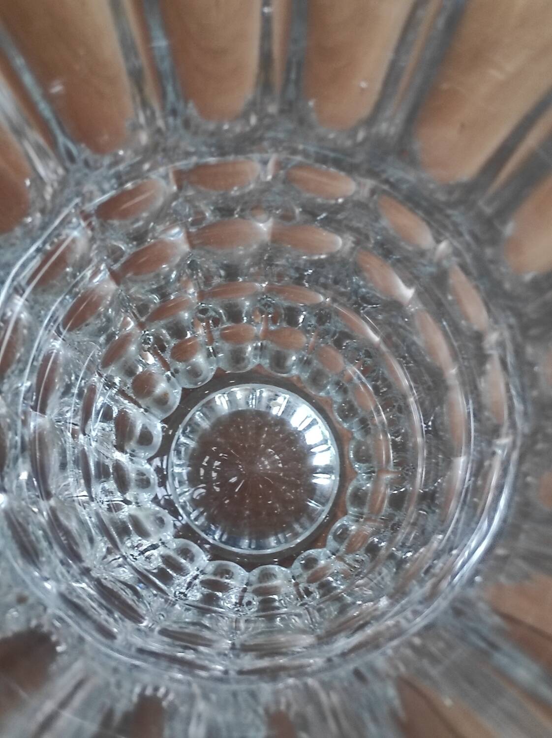 Molded glass vase "thorns"