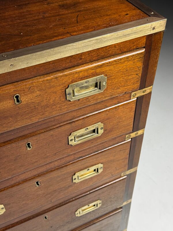 Commode de campagne en acajou du 19ème siècle