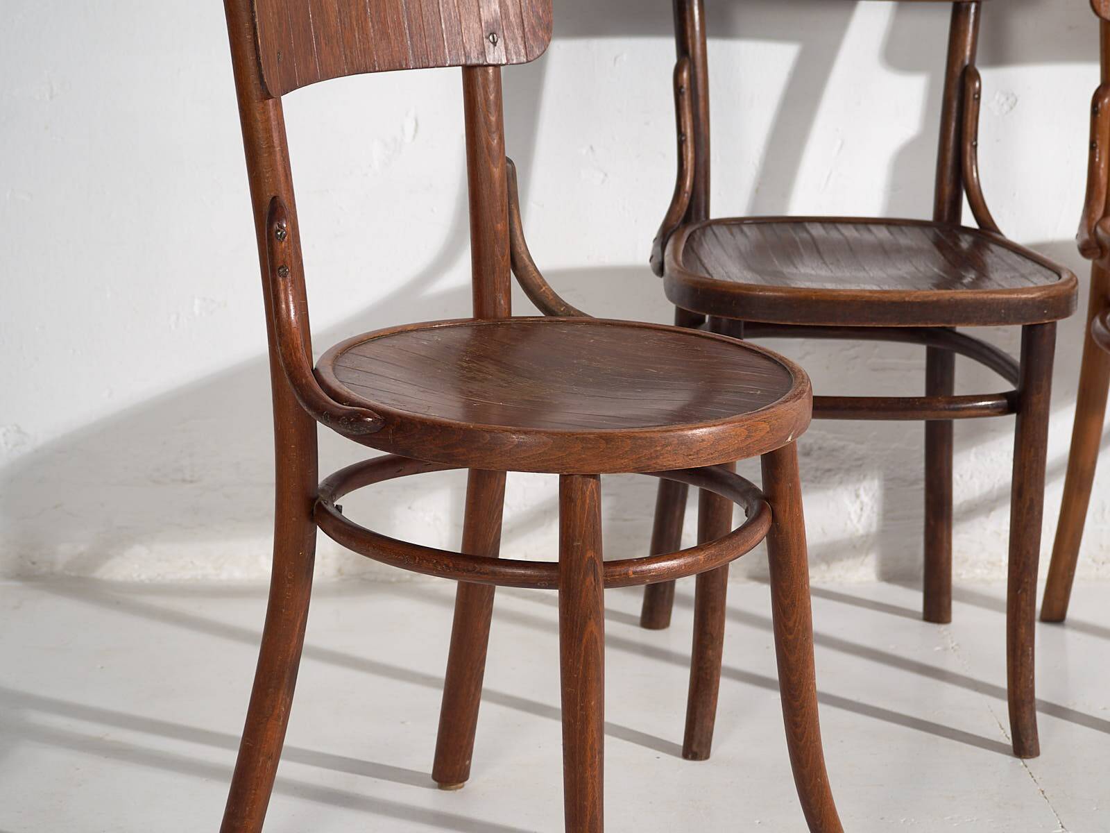 Antique Thonet bentwood chairs (c.1940). Set of 4 pieces