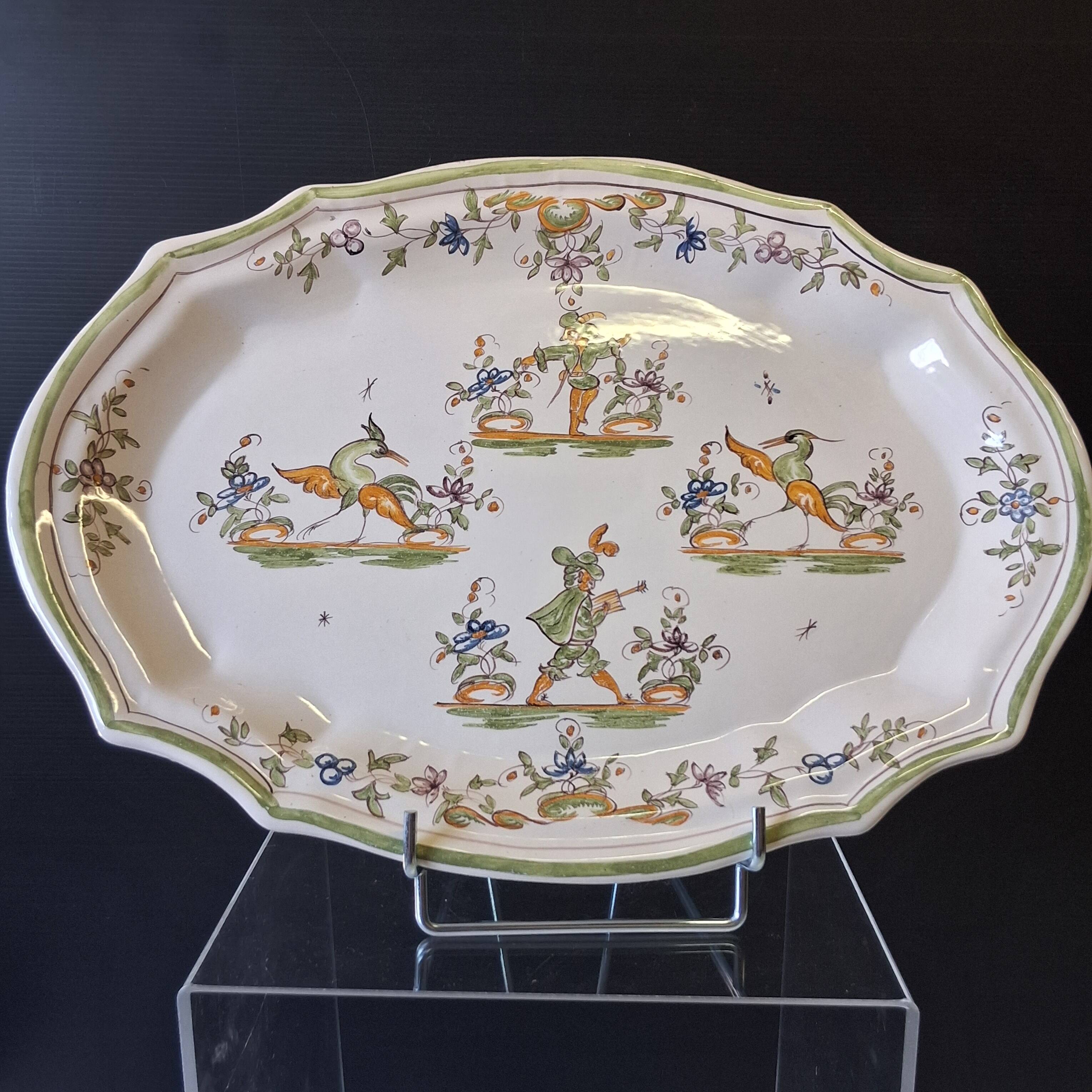 Superb vegetable dish/soup tureen in ceramic and its serving platter in very good condition.