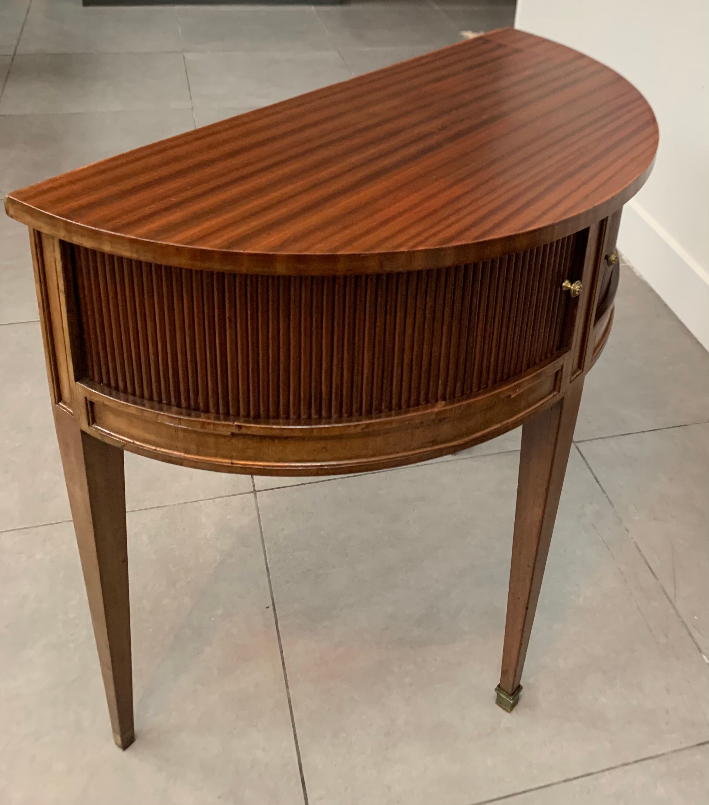 Table cabinet half moon Louis XIV