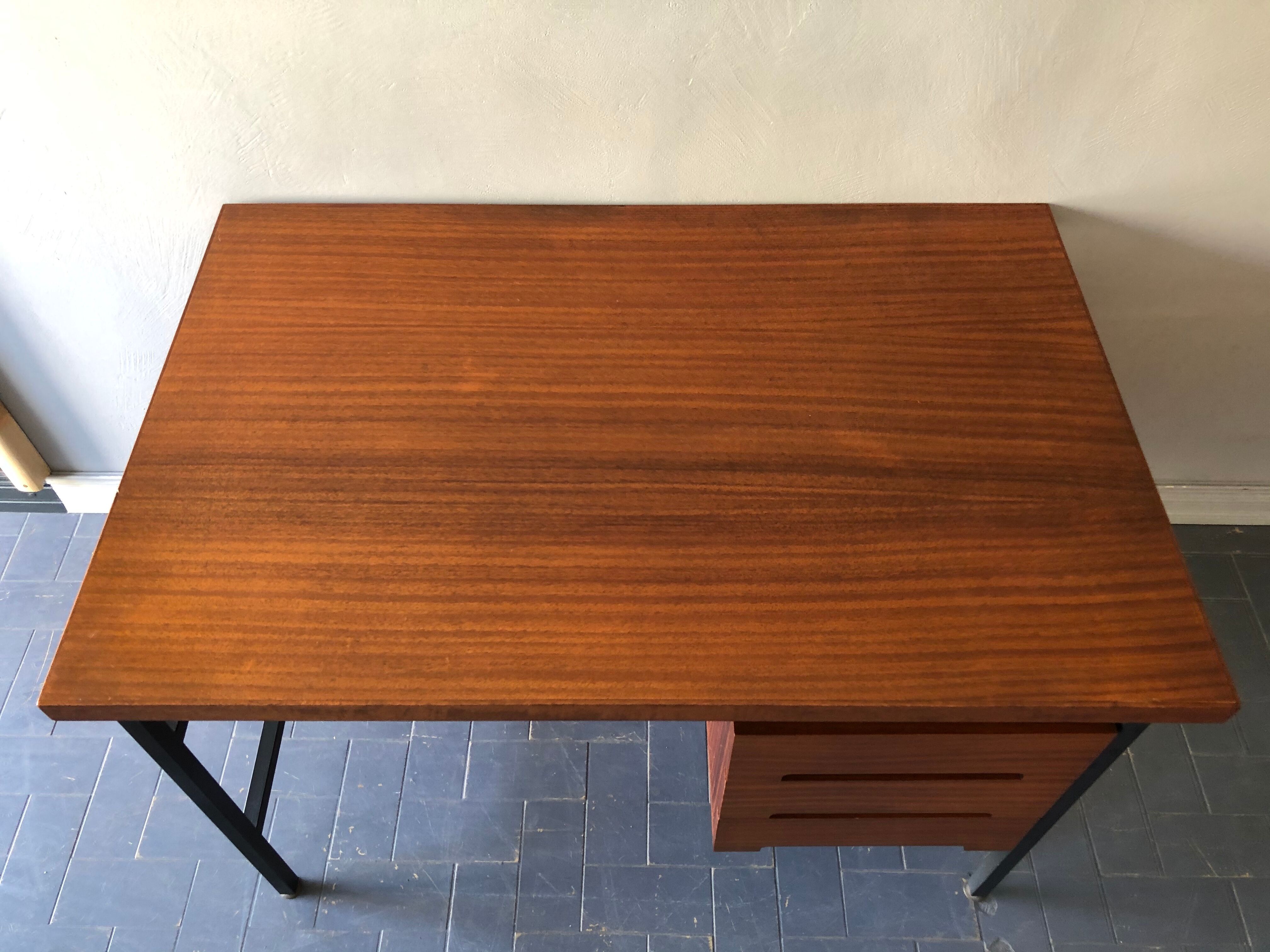 Two-sided desk 50