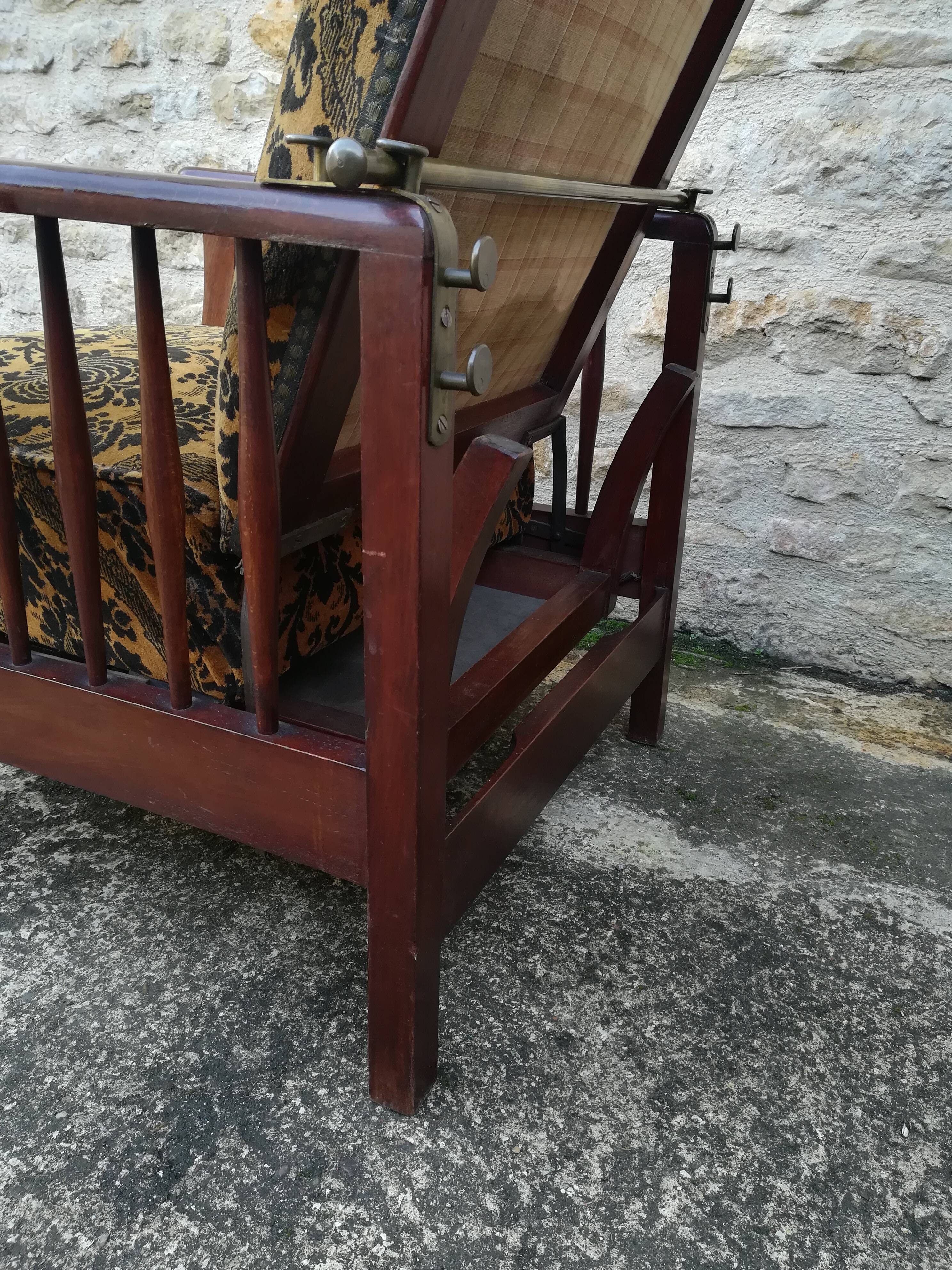 Morris armchair retractable footrest