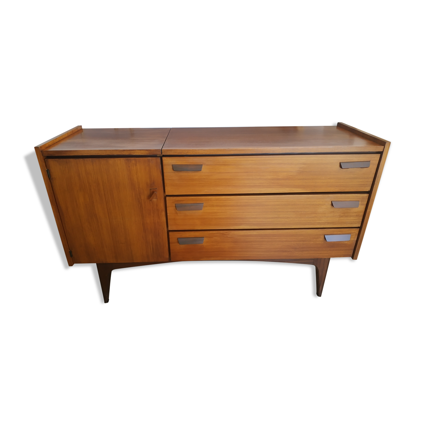 Scandinavian dresser  60