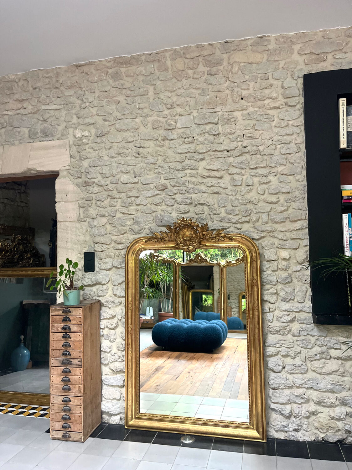 Mirror 153/101cm Louis-Philippe with pediment and pearl gold leaf.