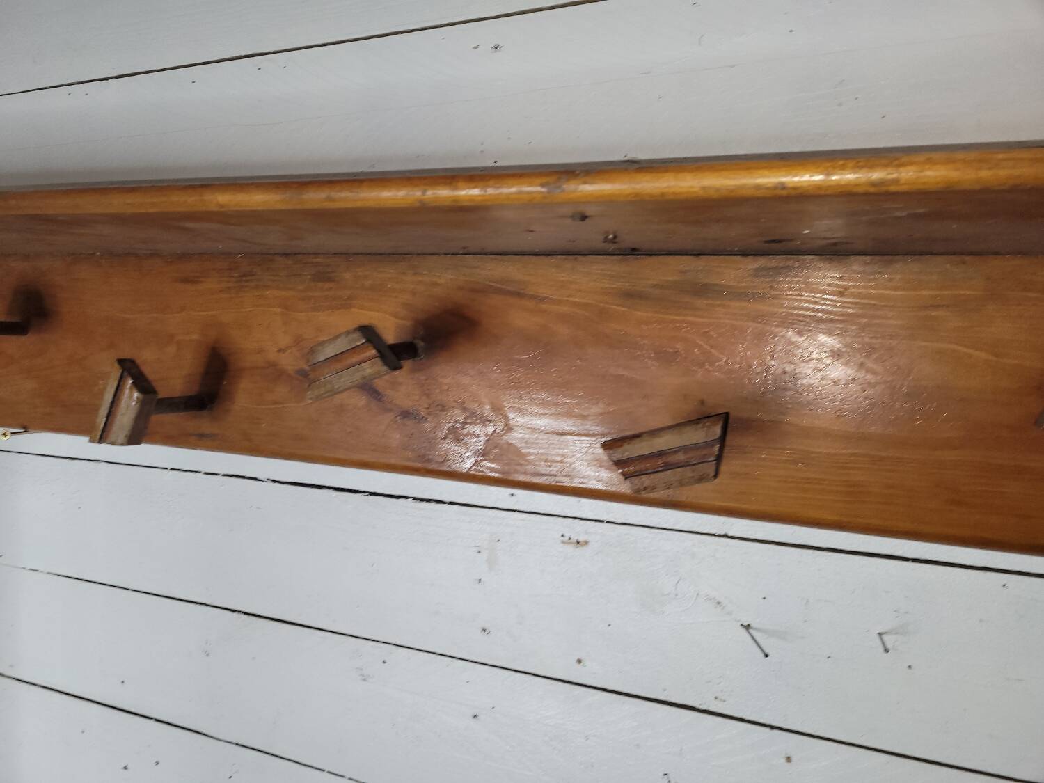 Wooden coat rack, 7 hooks