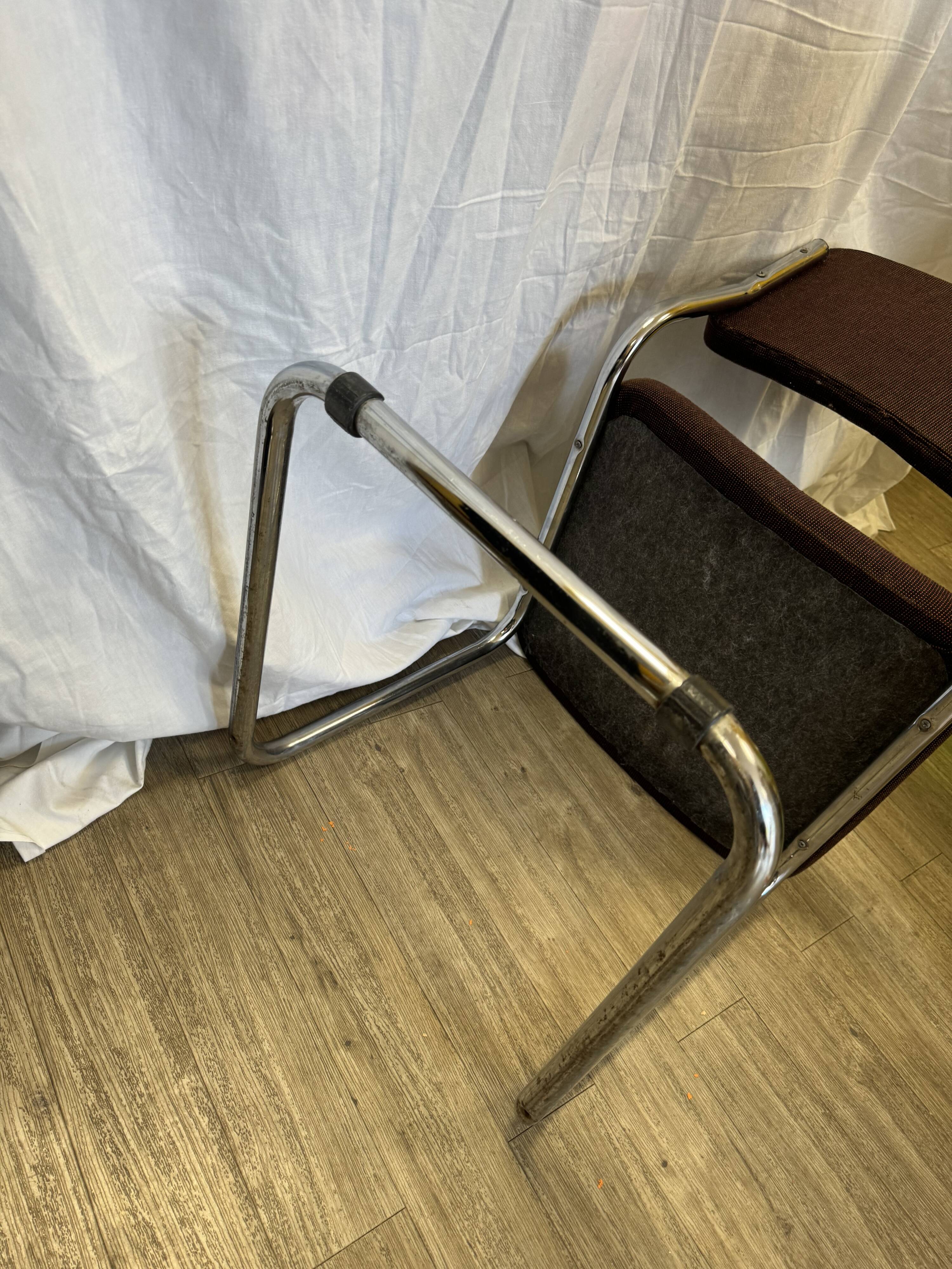 Chaise tubulaire 70s