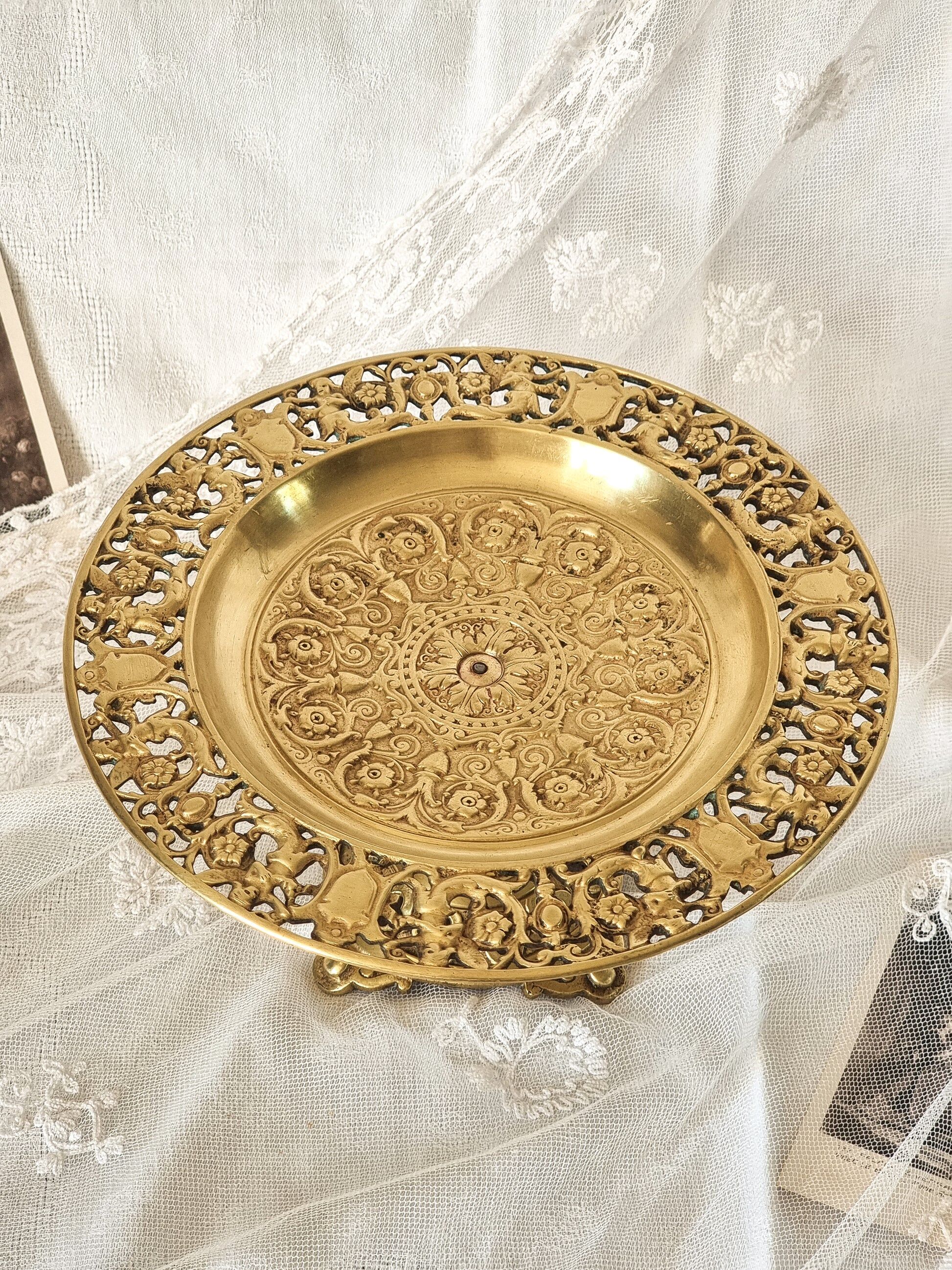 Coupe, plateau sur pied en bronze