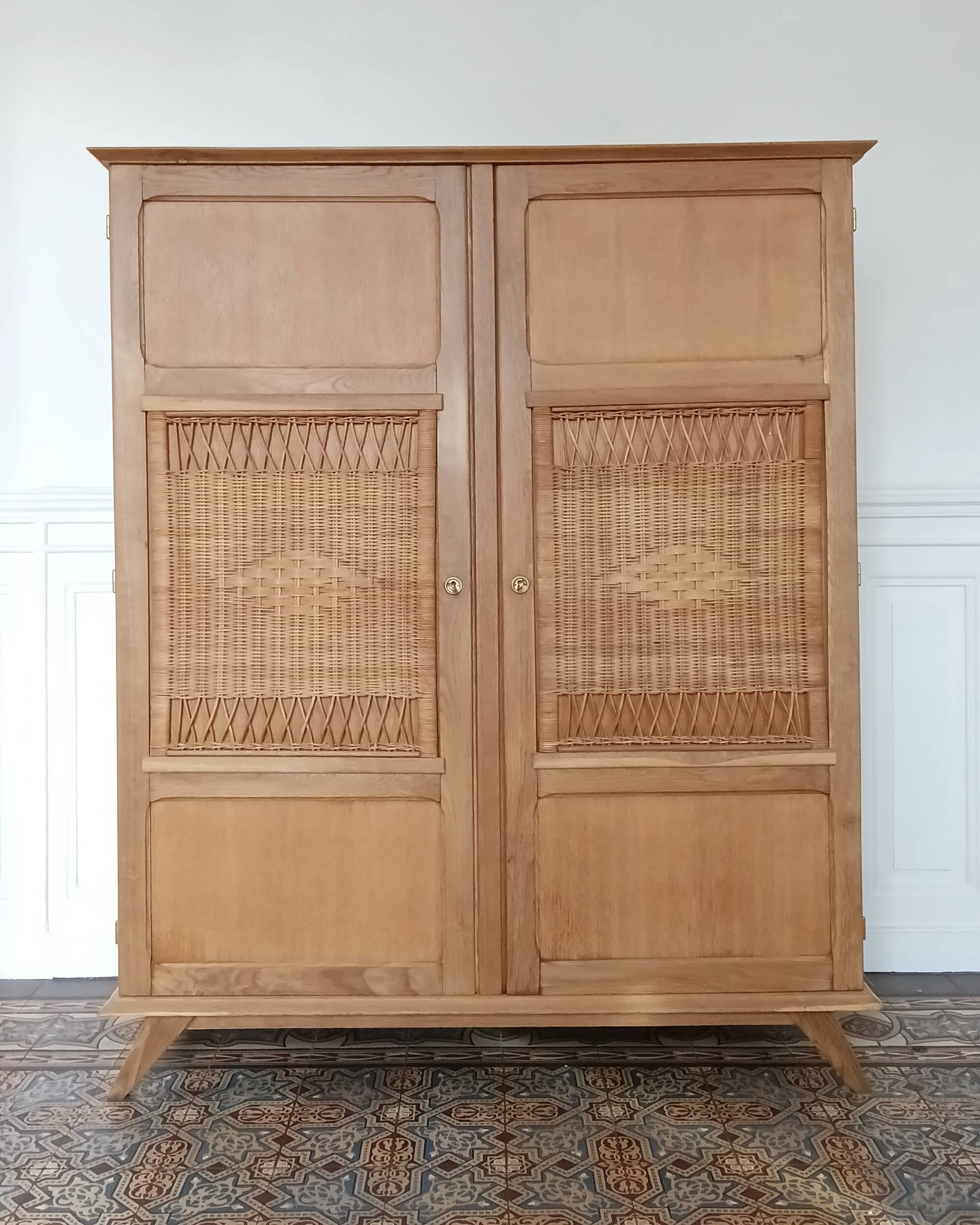 Armoire cannée