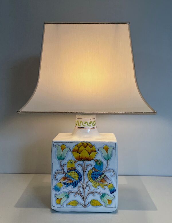 Lampe de table en faïence à décors d'oiseaux et de fleurs