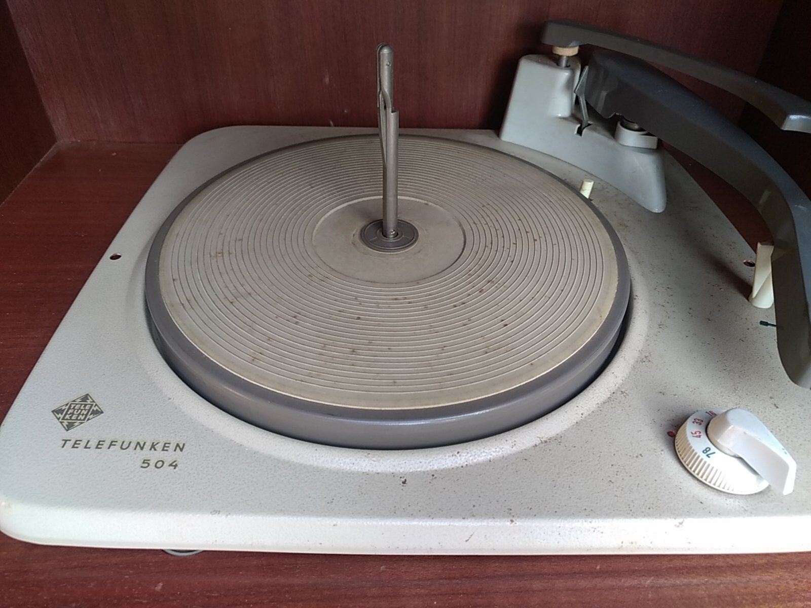 Vintage furniture "Stereo" radio Schaub-Laurenz and platinum Telefunken 504ken