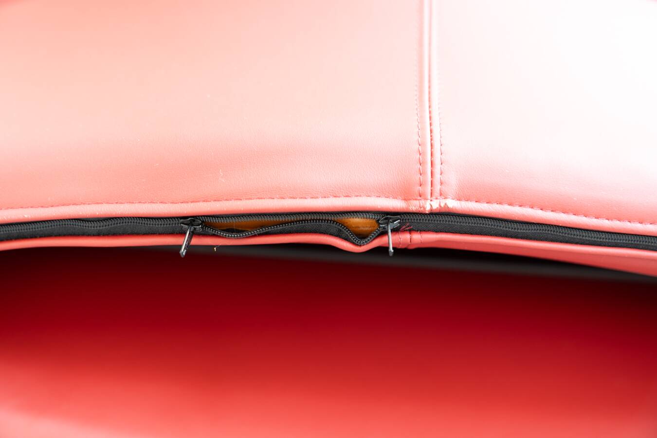 Fauteuil et pouf en cuir rouge, Vitelli et Ammannati, pour Brunati 70/80