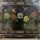 Cabinet vintage noir en laque chinoise avec fleurs et oiseaux / bohème