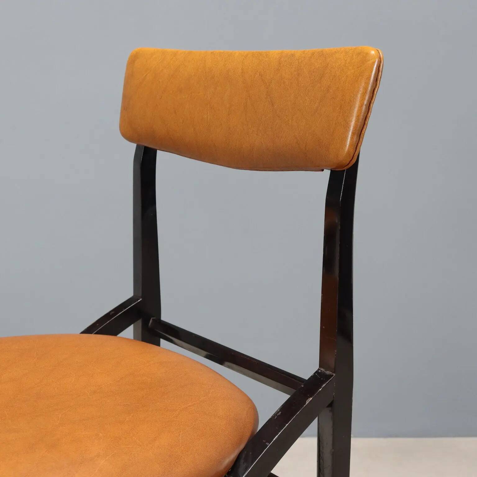 Chaises vintage en similicuir, hêtre peint, design, Italie, années 1960