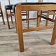 Ensemble de quatre chaises en hêtre et cuir