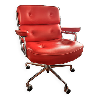 Lobby Chair rouge Charles Eames édition Vitra