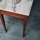 Bureau ancien en marbre et bois avec poignées en laiton