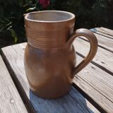 Berry sandstone pitcher