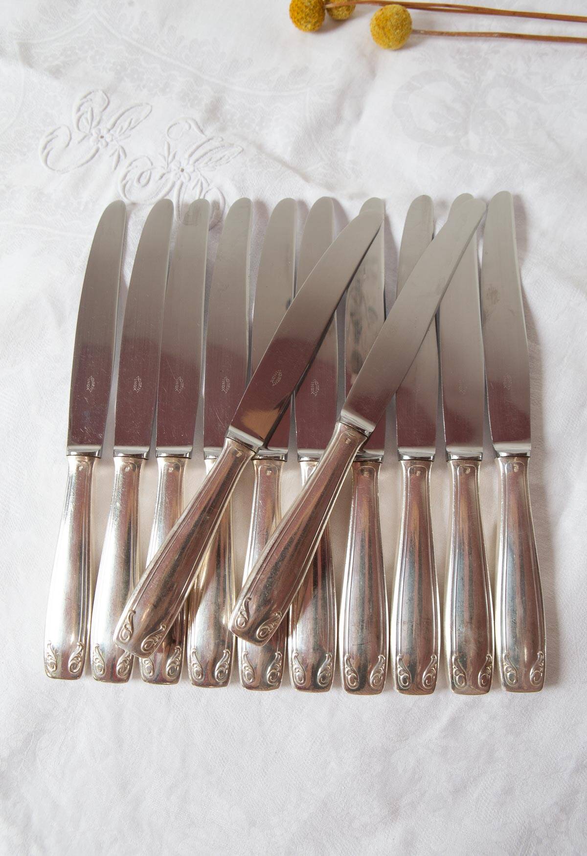 Set of 12 François Frionnet table knives, classic style, 1970s