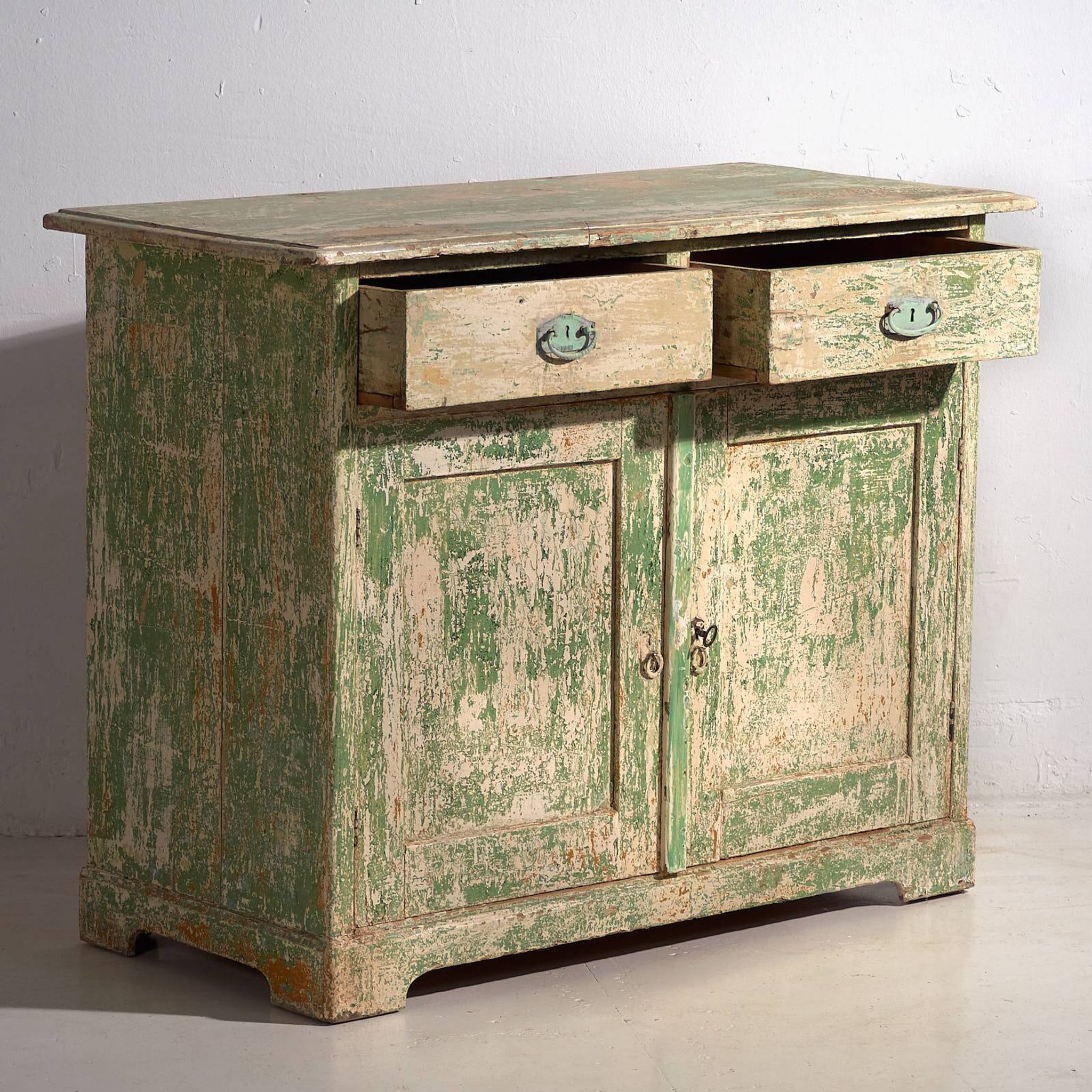 Old bedroom chest of drawers with green tones (c.1920) #8