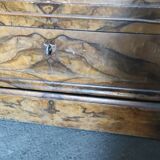 Mirror wardrobe in walnut veneer