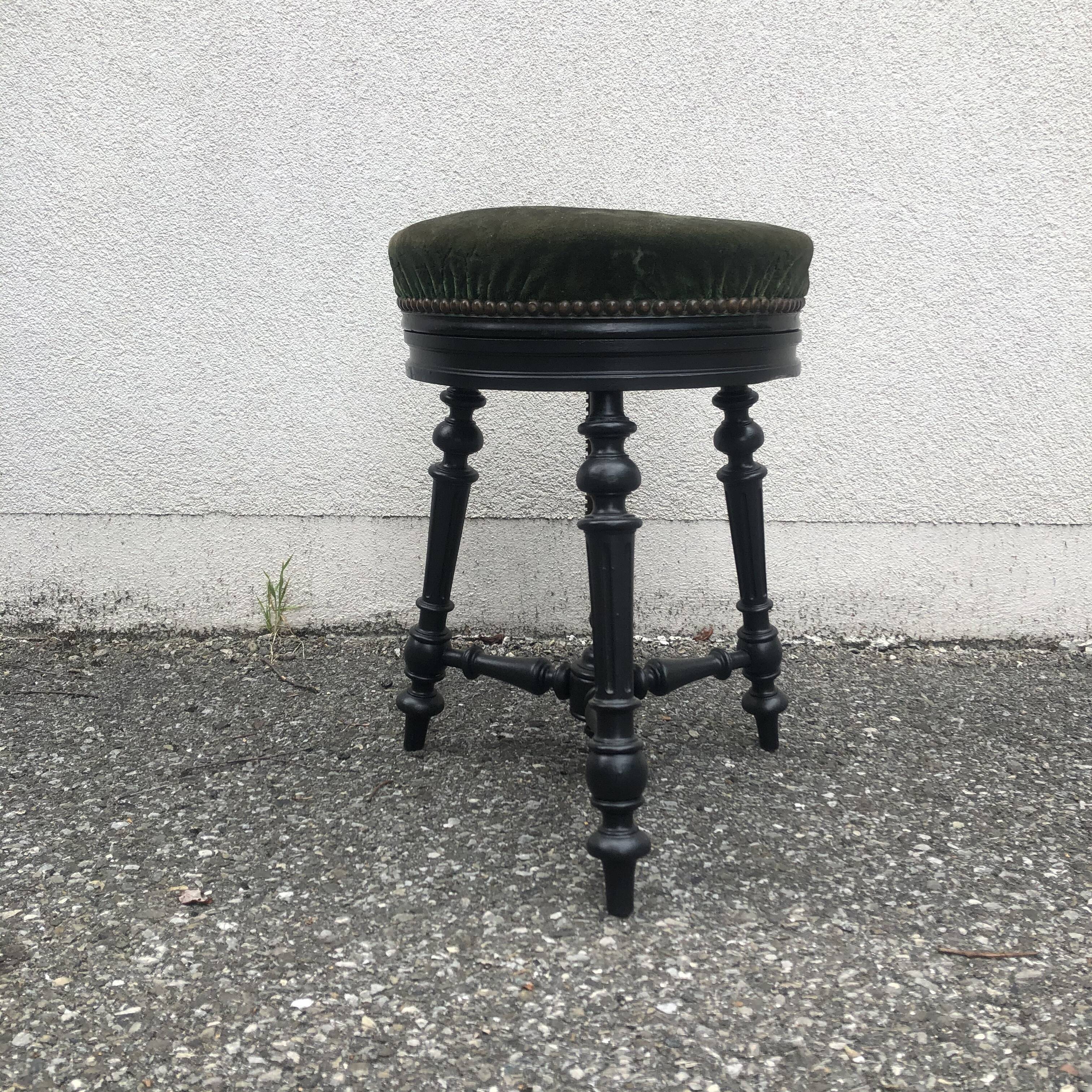 Piano stool