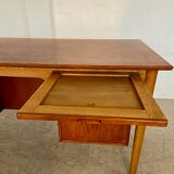 Vintage Danish desk in teak and oak by Børge Mogensen for Søborg Møbelfabrik, 1960s.