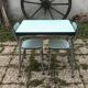 Table et chaises en formica vert d'eau