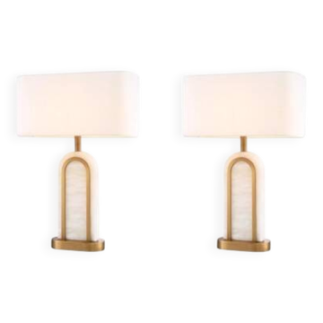 Paire de lampes de table, finition laiton antique et albâtre, luxe intemporel et charme vintage.
