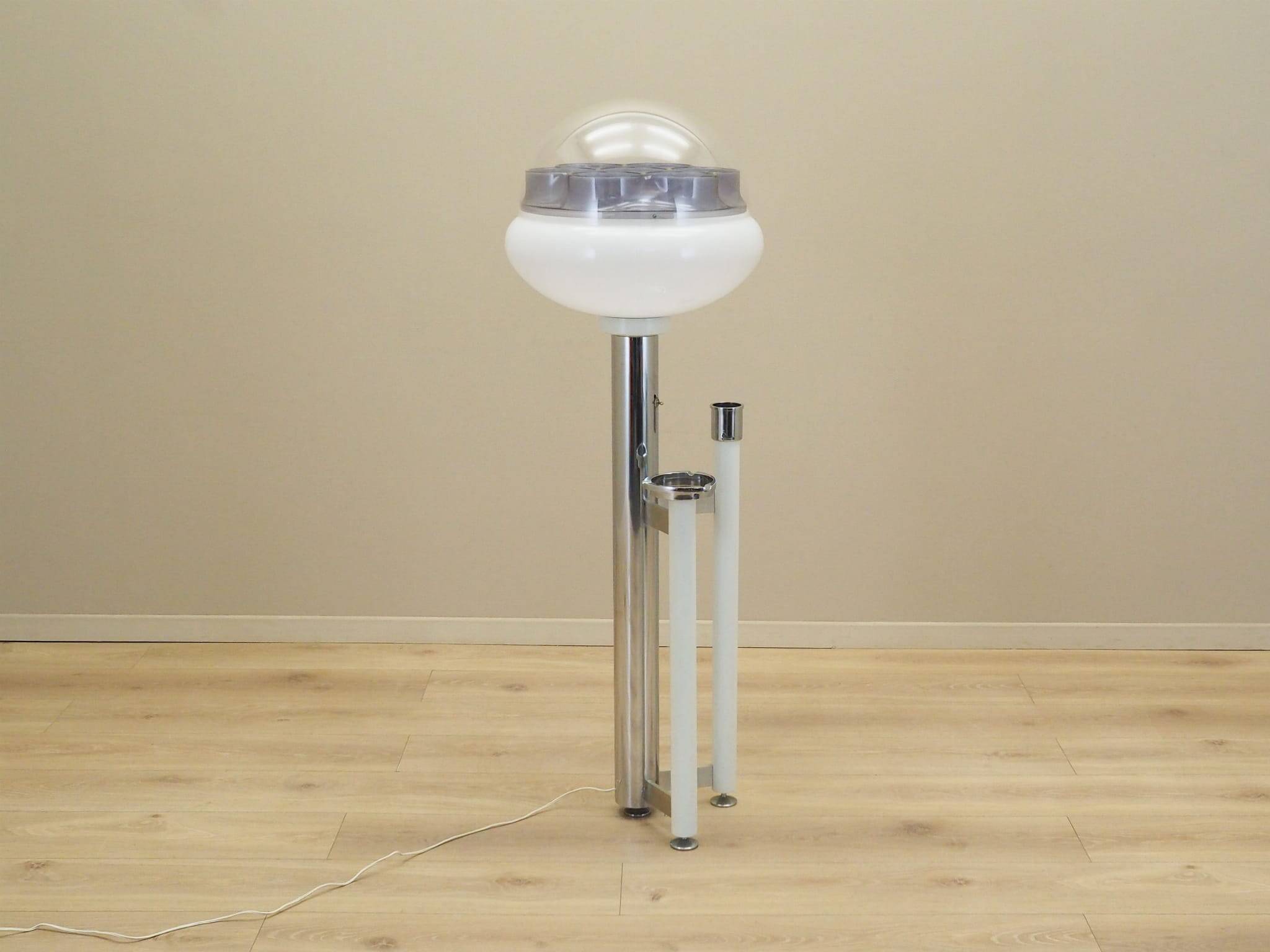 Floor lamp with ashtray, Space Age design, 1960s, production: Italy